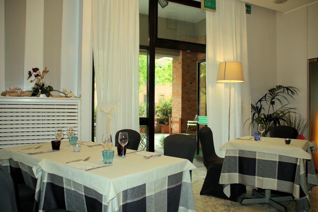 Hotel Salera Asti Buitenkant foto