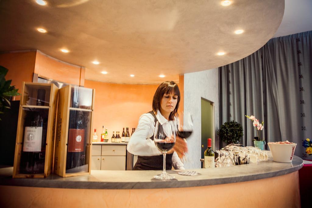 Hotel Salera Asti Buitenkant foto